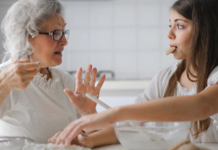 Bannière du projet Eat@Home accompagné du logo des Gourmand Awards